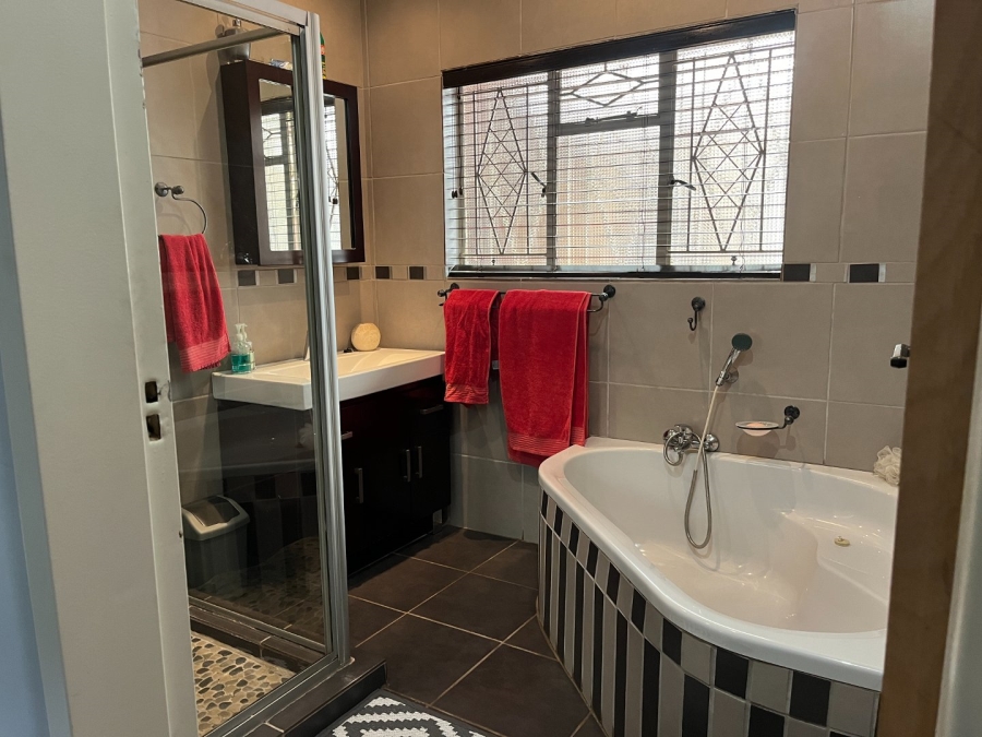 3 Bedroom Property for Sale in Potchefstroom South North West